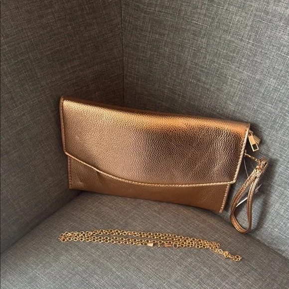 Elegant Rose Gold Clutch Bag - Picture 3 of 6